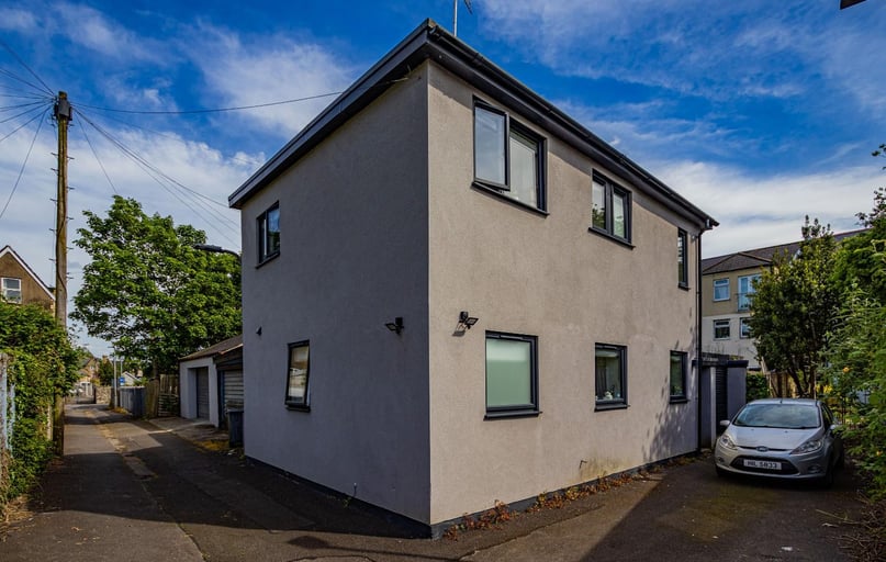 Claude Road, Plasnewydd, Cardiff - Image 1
